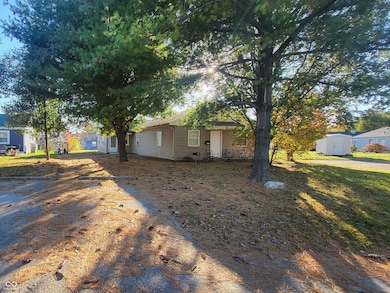 6149 Commodore Dr, Indianapolis, IN 46219 - photo 3