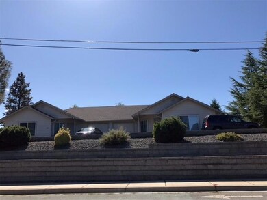 481 W Park St, Grants Pass, OR 97527 - photo 2