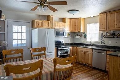 131 Broadway Ct, Linden, VA 22642 - photo 7