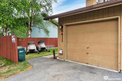 7_GarageDriveway