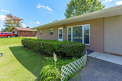 508 Broadview Dr, Sevierville, TN 37862 - photo 4