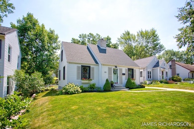 3-web-or-mls-320-lawndale-ave-ne