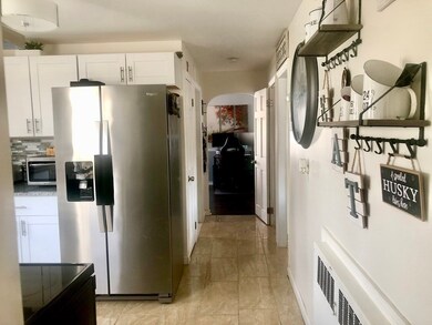 475 Sunderland Rd, Worcester, MA 01604 - photo 5