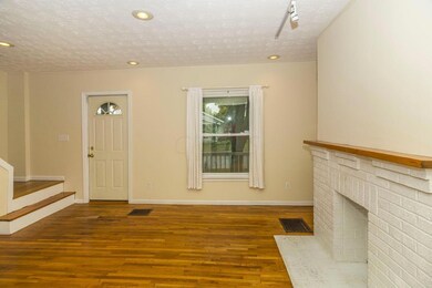 Family Room (2)