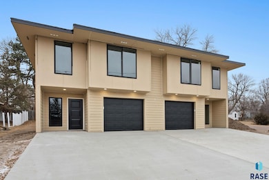 713 Dakota Ave, Dell Rapids, SD 57022 - photo 2