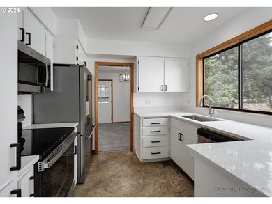 570 NE 24th St, Gresham, OR 97030 - photo 6