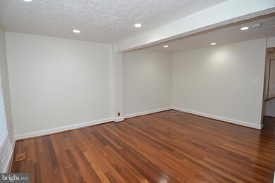 3537 Laurel View Ct, Laurel, MD 20724 - photo 4