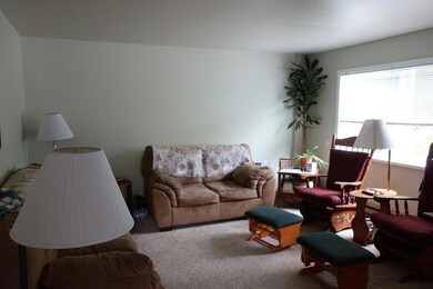 1030 NW Hillside Dr, Grants Pass, OR 97526 - photo 2