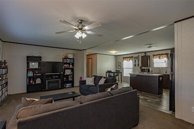 860 E Aquarius Ct, Granbury, TX 76049 - photo 7