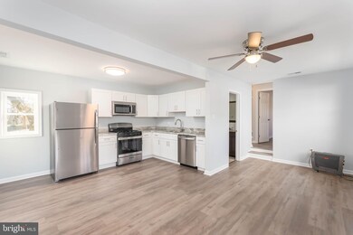 98 Lincoln Ave, Clementon, NJ 08021 - photo 5