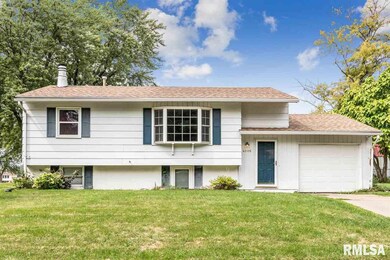 4006 Cresthill Dr, Davenport, IA 52806 - photo 2