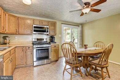 7 Sweet Gum Ct, Essex, MD 21221 - photo 7