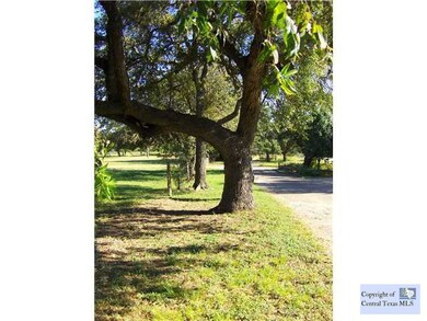 105 Edgemont Dr, San Marcos, TX 78666 - photo 2