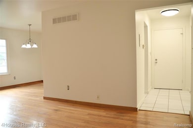 737 E Fox Hills Dr unit 180, Bloomfield Hills, MI 48304 - photo 4
