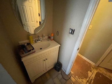 105 Frazier St, Winnsboro, SC 29180 - photo 5