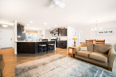 W207N17371 Parkview Dr, Jackson, WI 53037 - photo 3