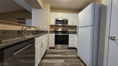 555 E Silverado Ranch Blvd unit 2064, Las Vegas, NV 89183 - photo 3