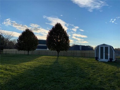 430 Park Forest Dr E, Whiteland, IN 46184 - photo 5
