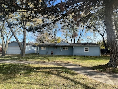 Side with Garage