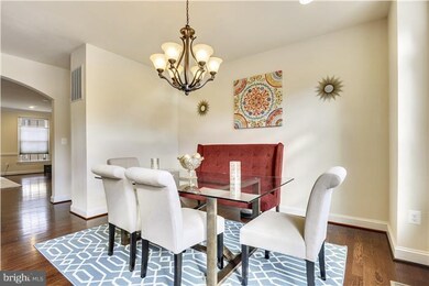 10621 Yorktown Dr, Fairfax, VA 22030 - photo 6