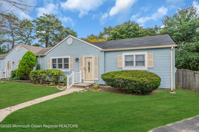 527 Tinsmith Ct, Toms River, NJ 08753 - photo 2