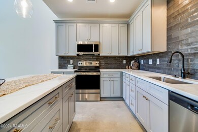 7-web-or-mls-512 Highland Oaks Ln-6