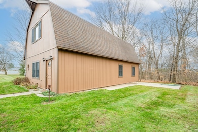 5300 Scottdale Rd, Saint Joseph, MI 49085 - photo 4