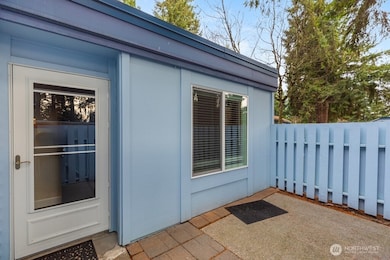 4300 NE Sunset Blvd unit 1, Renton, WA 98059 - photo 2