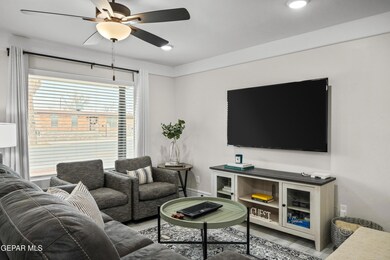 854 Mallett St-8