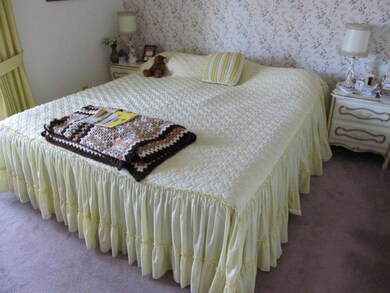 Large 2nd or Guest Bedroom.