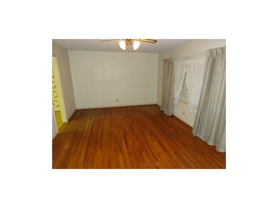 Family room (2)