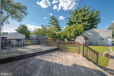 7428 Bay Front Rd, Sparrows Point, MD 21219 - photo 3