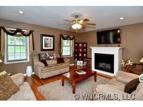 64 Sherry Ln, Leicester, NC 28748 - photo 3