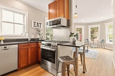 8 Suffolk St, Cambridge, MA 02139 - photo 2