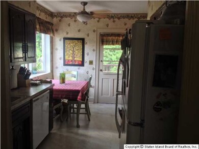167 Raymond Place, Staten Island, NY 10310 - photo 5