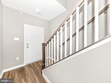 117 Flower Center Ln, Gaithersburg, MD 20878 - photo 2