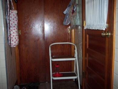 712 E Jefferson Ave, La Porte, IN 46350 - photo 6