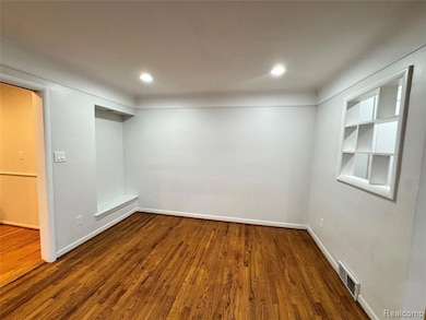 27911 Bayberry Rd, Farmington Hills, MI 48331 - photo 6