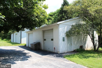 22174 Pondsville Rd, Smithsburg, MD 21783 - photo 6