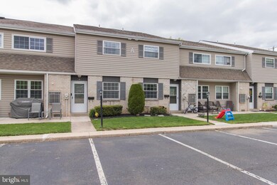 325 S Warminster Rd unit A3, Hatboro, PA 19040 - photo 3