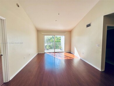 11185 SW 6th St unit 3032, Pembroke Pines, FL 33025 - photo 3