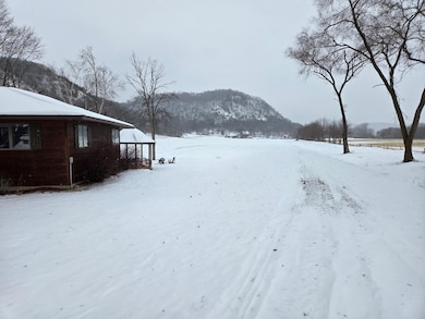 306 S Burr Oak St, Rushford, MN 55971 - photo 4