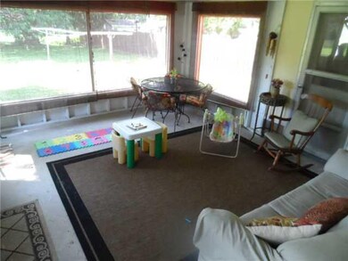 Porch - Enclosed Screened In Porch