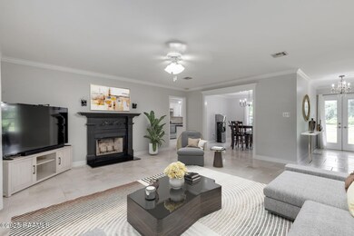 23-web-or-mls-Living room 2
