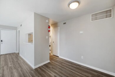 11715 S Glen Dr unit 211-2, Houston, TX 77099 - photo 6