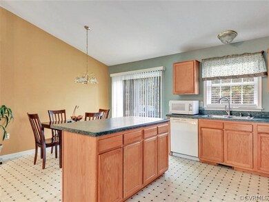 613 Norman Dr, Ruther Glen, VA 22546 - photo 5