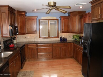 6552 Kings Hwy S, Zionsville, PA 18092 - photo 2