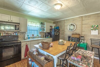 207 9th St W, Carrabelle, FL 32322 - photo 6