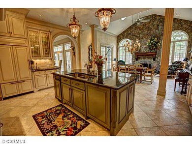 Kitchen - Gather in your kitchen -plenty of room!
