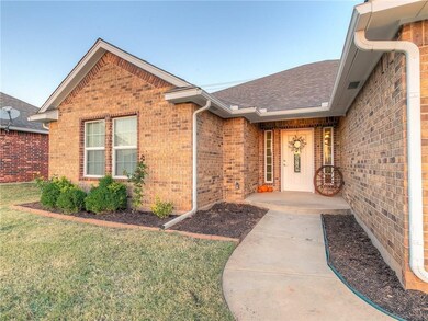 1124 Bryan Dr, Moore, OK 73160 - photo 2